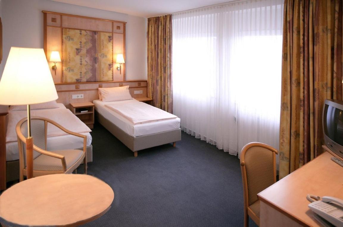 Hotel Wetterau - Self-Check-In Wölfersheim エクステリア 写真