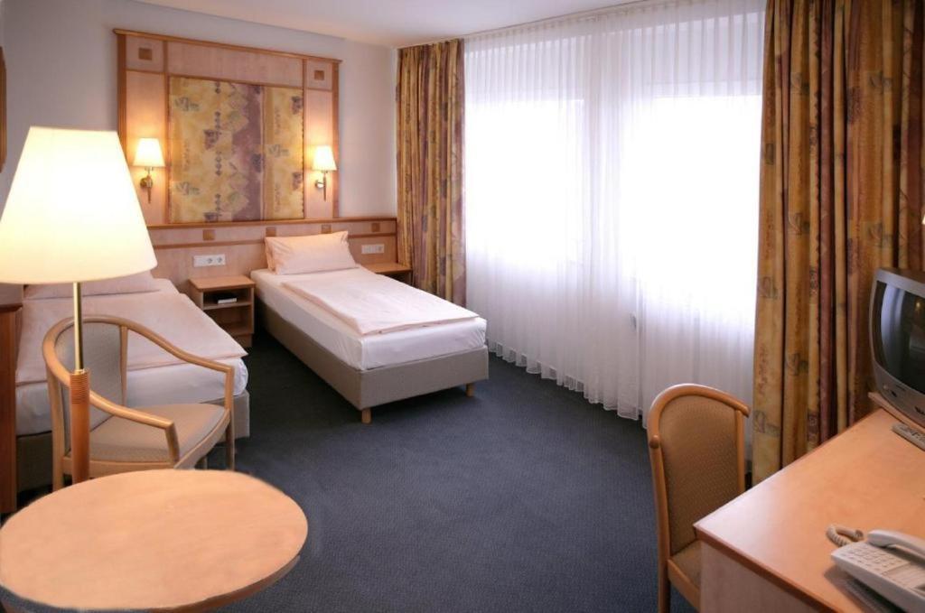 Hotel Wetterau - Self-Check-In Wölfersheim エクステリア 写真